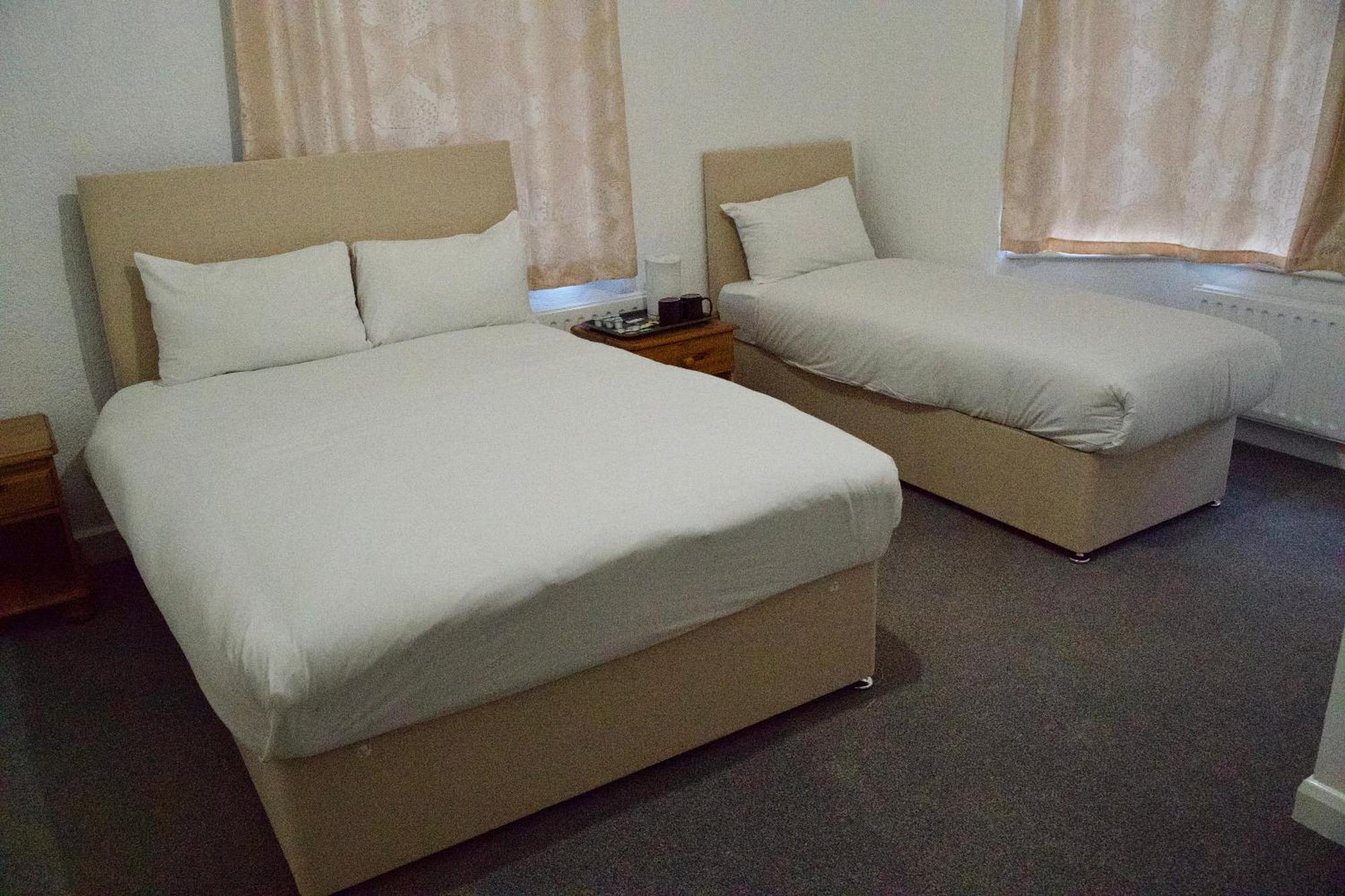 Gatwick Birchwood Lodge With Holiday Parking Horley Extérieur photo