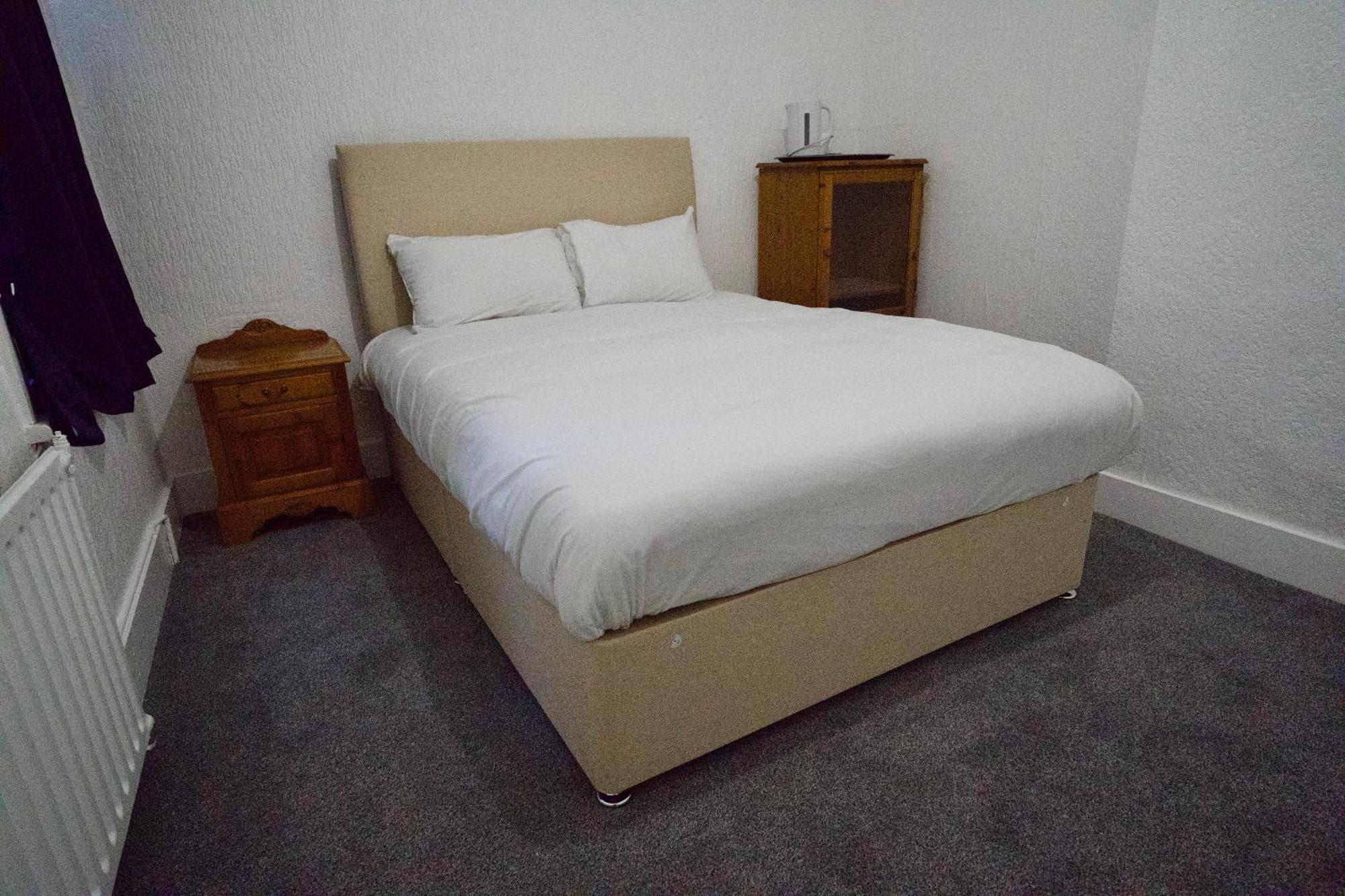 Gatwick Birchwood Lodge With Holiday Parking Horley Extérieur photo