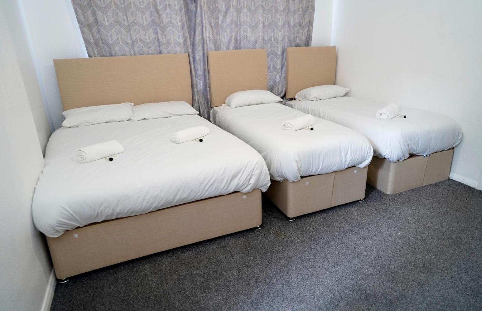 Gatwick Birchwood Lodge With Holiday Parking Horley Extérieur photo