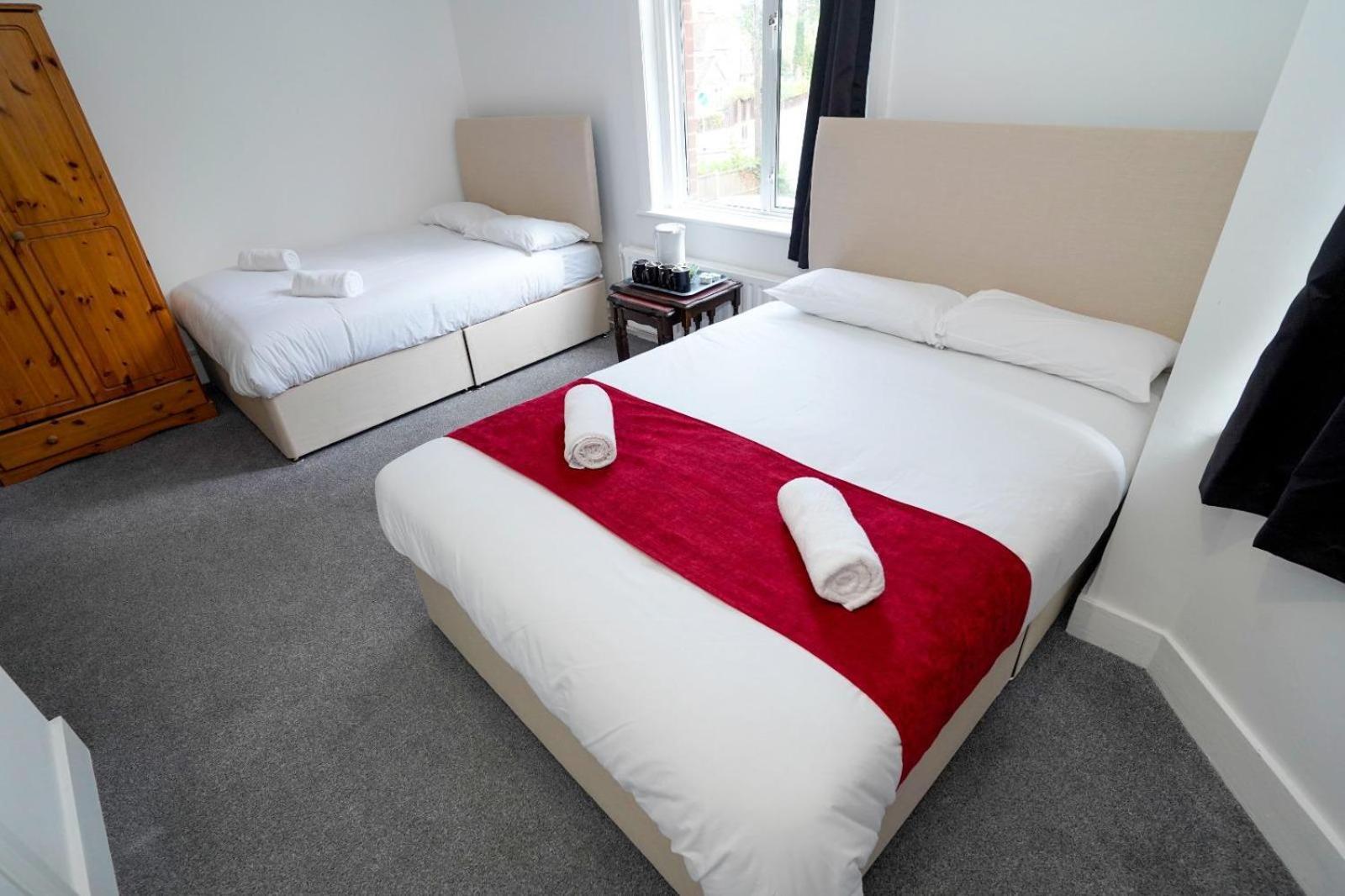 Gatwick Birchwood Lodge With Holiday Parking Horley Extérieur photo